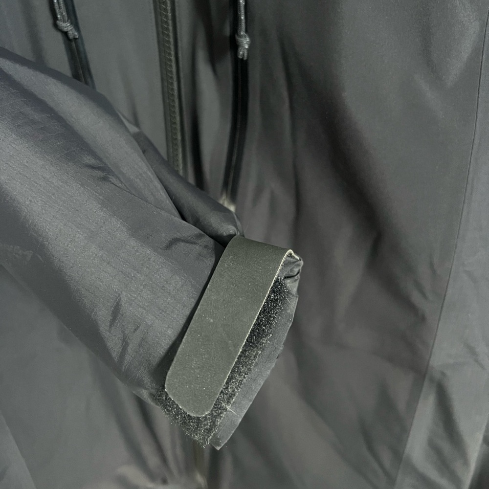 ARC'TERYX Jacket Men's
Large Black - Picture 6 of 11